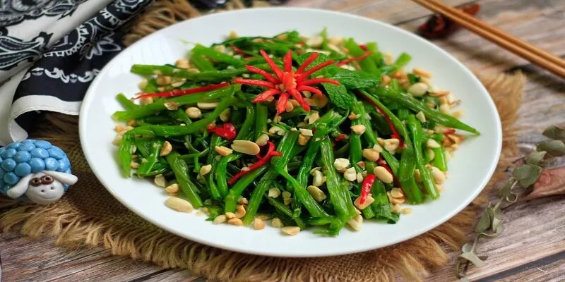 Khám phá ẩm thực đặc sắc từ nộm rau muống